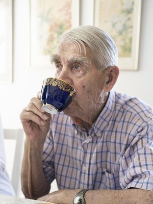 – Ei politiikka minua miksikään muuttanut. Minusta on vähän vaike a tehdä erilaista kuin olen. Pakkaus on sama, entinen ministeri ja puoluejohtaja Arvo Aalto sanoo.