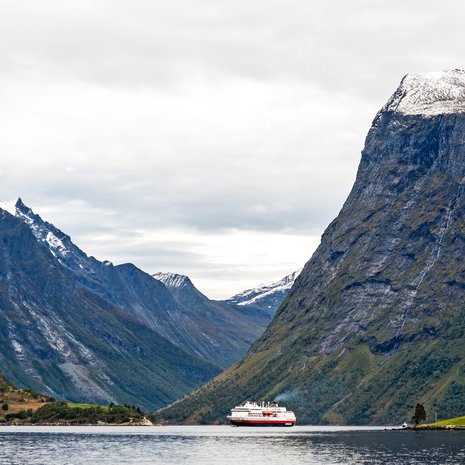 Hjørundfjordin vuono on reitin kauneimpia. 