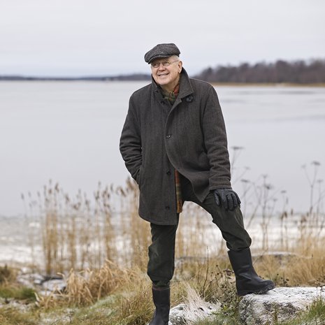 Kirjailja Antti Tuurilla on talo ruotsinkielisellä Pohjanmaalla.
