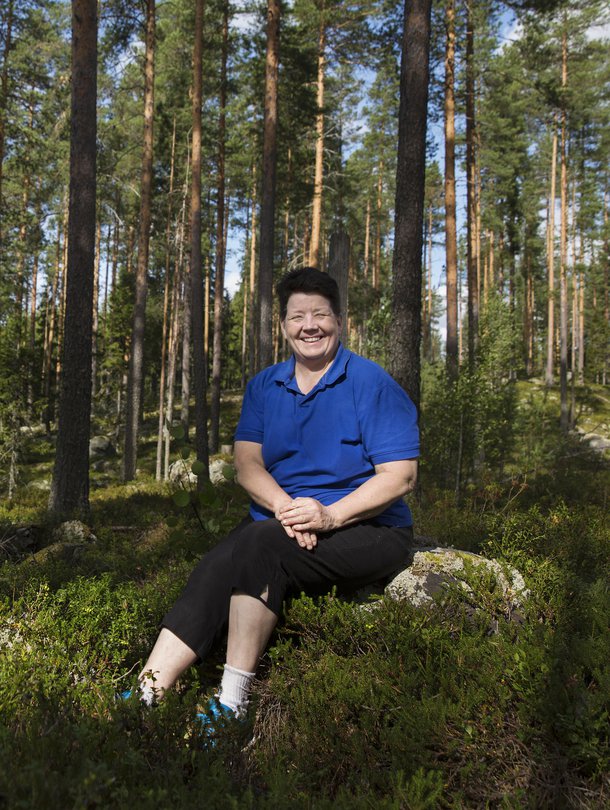 – Lopetan koskenlaskun sitten, kun löytyy mies, joka pesee minut siinä hommassa, Rauni Hietanen sanoo.