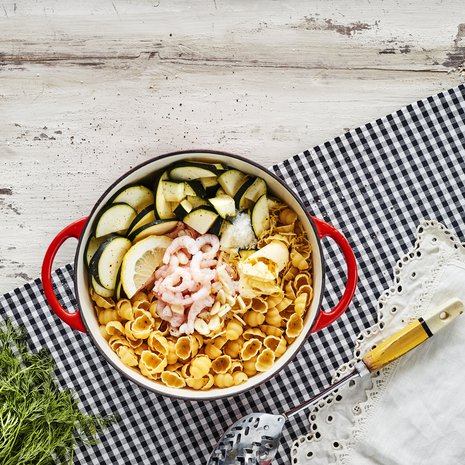 Vinkki! Pudottele katka-ravut sekaan vasta lopuksi, jotta ne eivät sitkisty.