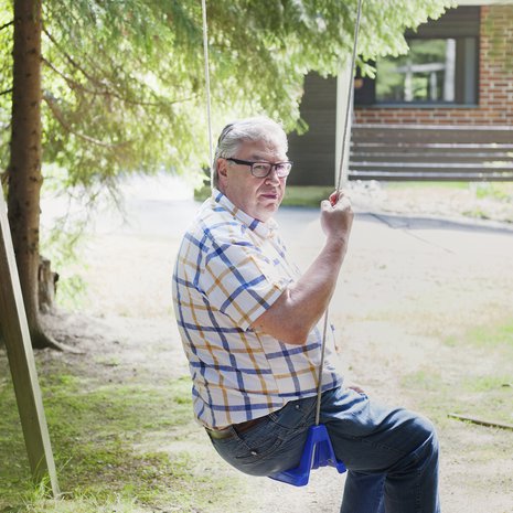 ”Nuorempi siskopuoleni vältteli tapaamista. Viimein saimme sovittua treffit kahvilaan”, Heikki Valtanen kertoo.