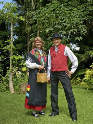 Inga Hohenthal ja hänen miehensä Alfredo ovat perustaneet tanhuryhmän Penedoon.