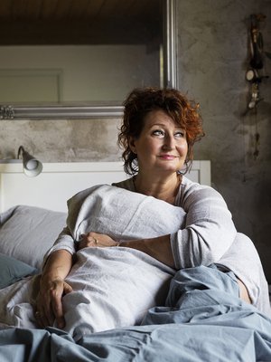 Yöllisten kauhukohtausten jälkeen Heidi Herala ei pysty nukahtamaan heti, sillä keho on ylikierroksilla valtavan pelästymisen jälkeen.