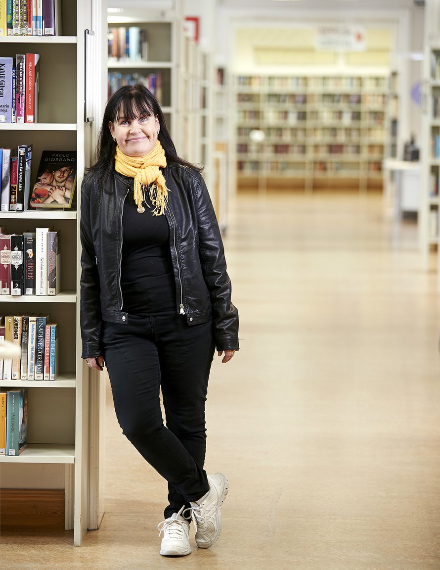 Laulajana tunnetun Tuula Amberlan, 58, työpaikka on Uudenkaupungin kirjastossa.