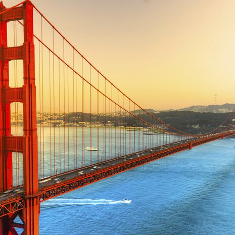 San Franciscossa kannattaa vuokrata pyörä ja fillaroida vuonna 1937 valmistuneen Golden Gaten yli Battery Spencerin näköalapaikalle ihailemaan siltaa ja kaupungin siluettia.