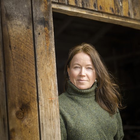 Teija Linnanmäki löysi itselleen kodin Inarijärven rannalta.