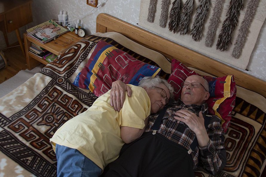 Yksin ei uni tule, tietää Kauko Kovalainen kokemuksesta. – Maija kuuluu omalle paikalleen, aina oikeassa kainalossa.