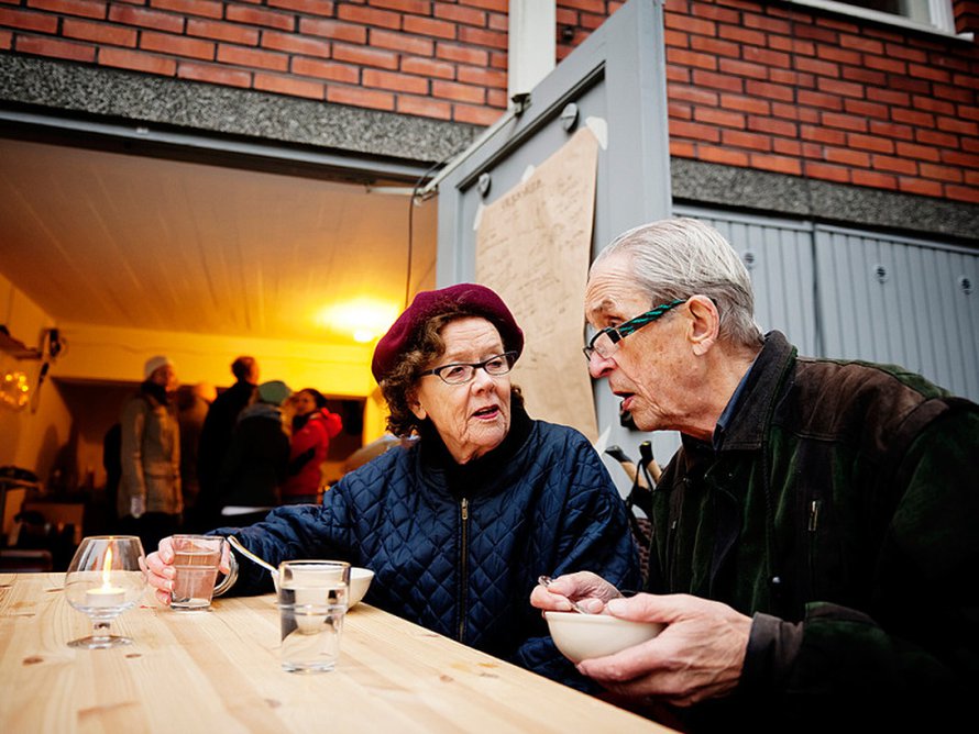 Le Garage Helsingin Kulosaaressa. Lounaalla Maire ja Paavo Halttunen. Kuva Heidi Uutela.