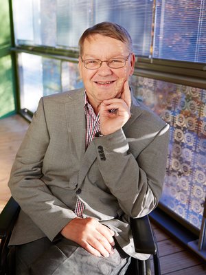 Vuonna 1955 syntynyt Reijo Saunamäki on tekstiilien puhdistus- ja suoja-aineisiin erikoistuneen Soft Protectorin toimitusjohtaja.