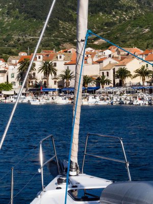 T&auml;&auml;lt&auml; tullaan Komiza!