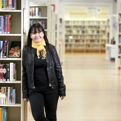 Laulajana tunnetun Tuula Amberlan, 58, työpaikka on Uudenkaupungin kirjastossa.