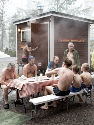 Malmin seurakunnan peräkärrysauna Pihlajamäen kirkon pihalla.