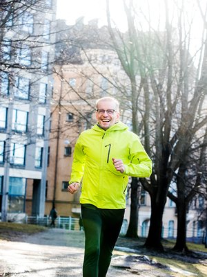 Liikunta on näyttelijä Jukka Puotilalle elämäntapa.