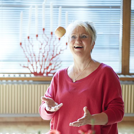 Leenalle sopii neljä kunnon ateriaa päivässä. Välipaloja hän ei kaipaa.