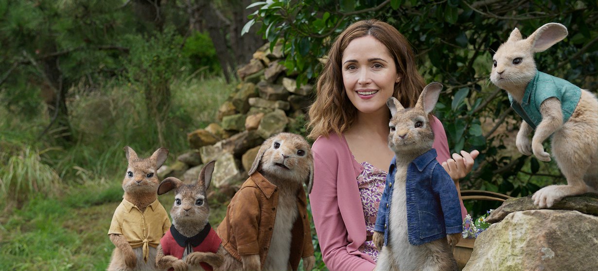 Petteri Kaniinin ja muiden metsäneläinten naapurina asuu hyväsydäminen Bea (Rose Byrne, suomenkielinen ääni Raili Raitala).