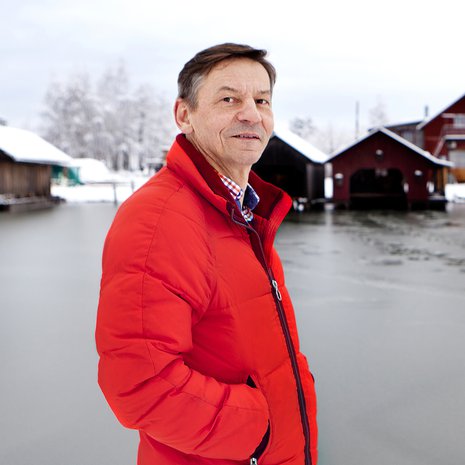 – Olen aina halunnut asua meren äärellä. Kesämökkini Vårdön saaristossa on maailman hienoin paikka, Gerts Friman sanoo.