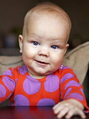 Kuvassa puolivuotias Reino Jokinen. 