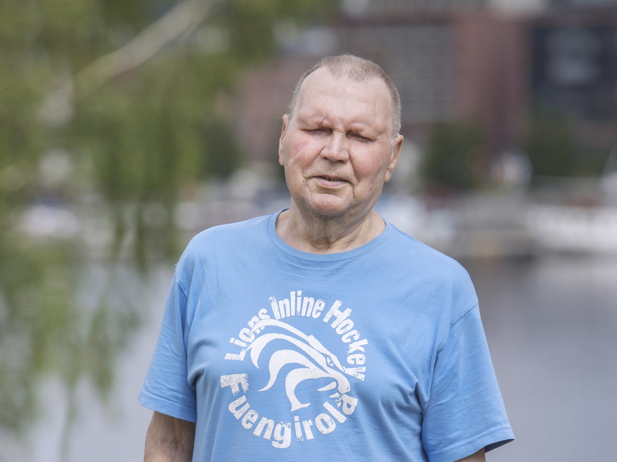 Risto Höglund joutui opettelemaan kävelynkin uudestaan. -Se vaati sisuuntumista. Läheisten kannustus auttoi.
