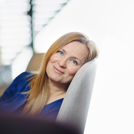 Kirjailija Katja Kallion viimeisin romaani Yön kantaja ilmestyi 2017. Kallion romaaneista Kuutamolla (2000) ja Sooloilua (2002) on tehty elokuvat. Kallio harrastaa myös elokuvakirjoittamista.