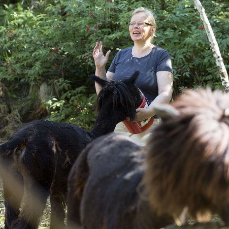 Katriina Mähönen on haaveillut maalla elämisestä enemmän kuin ydinperheestä. 