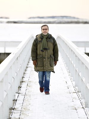 "En ole tyttärelleni vihainen. Vihalla ja katkeruudella myrkyttäisin vain koko elämäni", Hannu miettii.