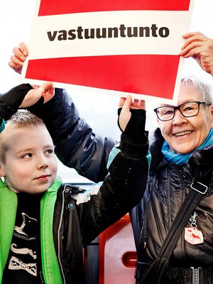 Virpi Hultman, 66, Helsinki ja Tino-Oskar Hultman, 8, Kuopio