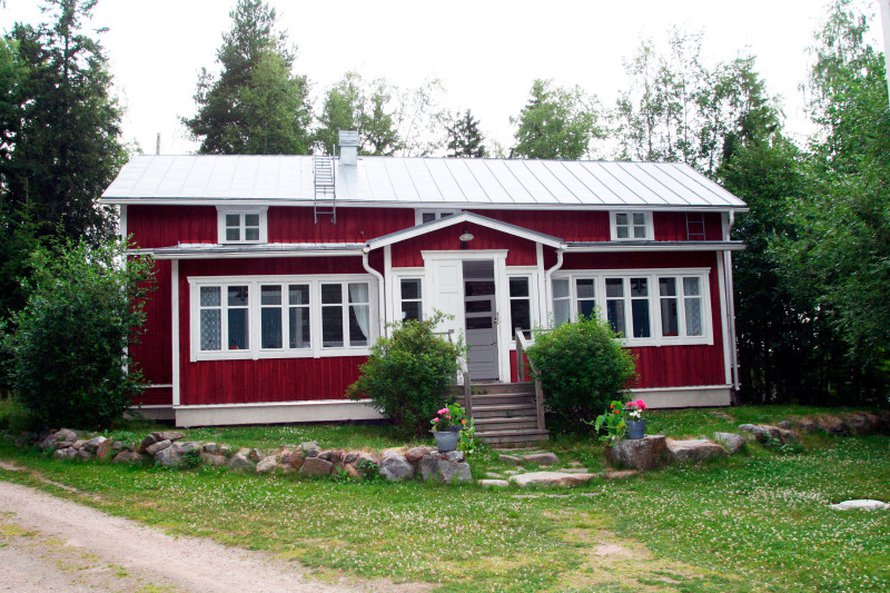 Saaristotila Varppin V&auml;ster&ouml;n saaressa Maksamaalla oli ensimm&auml;inen majapaikkamme. 