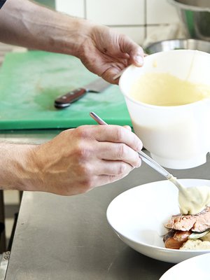 Hävikkiruokaravintola Loopin ruokaa syödessä ei uskoisi, että ainekset ovat jo kertaalleen pois heitettyjä.