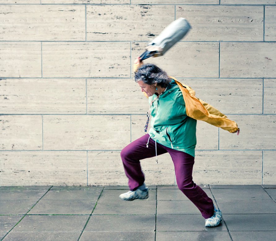 K&auml;yt&auml; laukkua apuv&auml;lineen&auml;, jos voit.