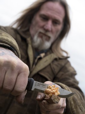 Dave Canterbury opettaa selvitysmistaitoja luonnossa.