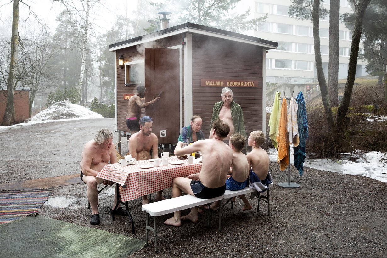 Malmin seurakunnan peräkärrysauna Pihlajamäen kirkon pihalla.