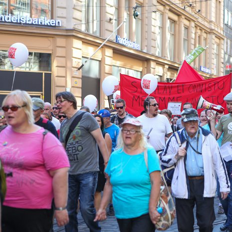 Hyvinvointia, ei leikkauksia  mielenosoitus järjestettiin elokuussa.
