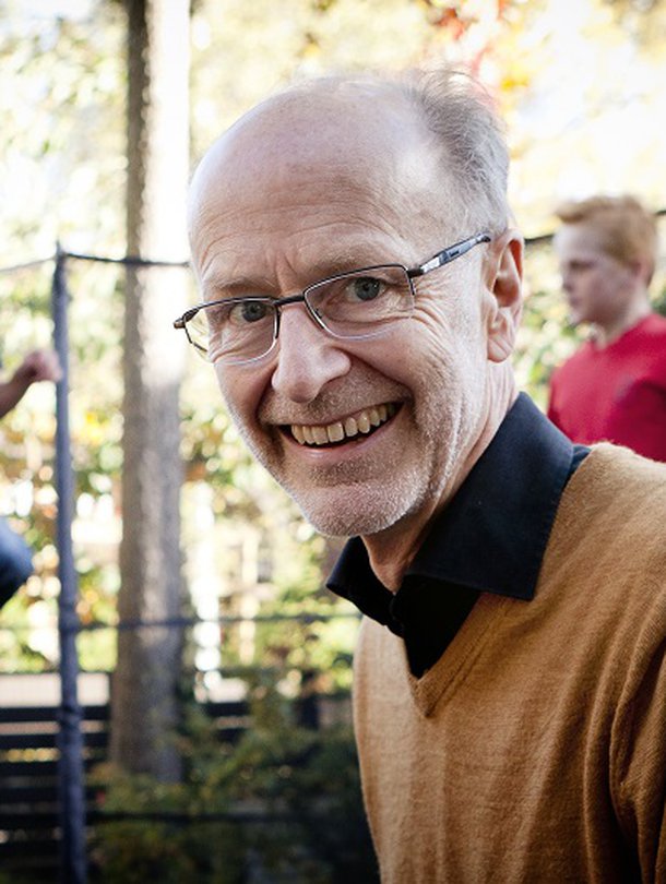 Jaakko Valvanne ulkoilee usein tyttärenpoikiensa Aarnen ja Einarin kanssa.