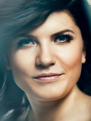 Suvi Teräsniska keikkailee juhannuksena Vieremällä ja Somerolla.