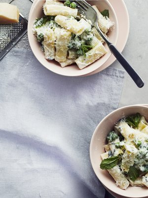 Maailman helpoin juustokastike: raasta ja sekoita!