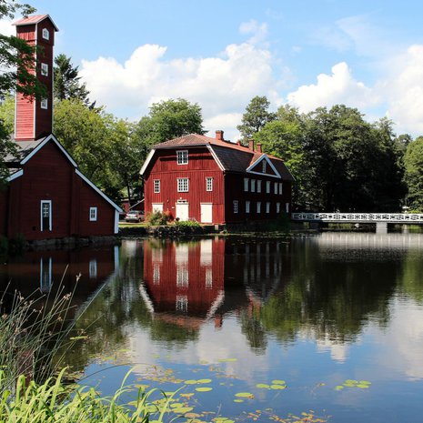Strömforsin ruukki imi voimansa vedestä. 
