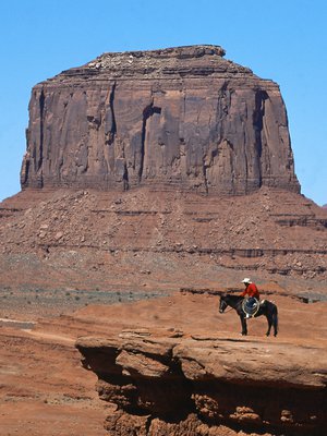 Monument Valley tunnetaan John Fordin lännenelokuvista.