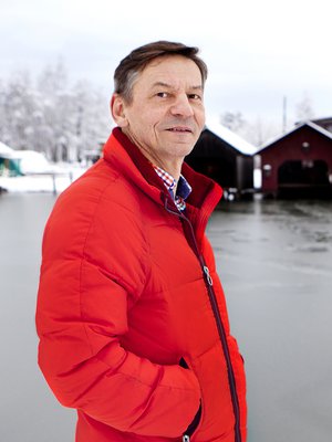 – Olen aina halunnut asua meren äärellä. Kesämökkini Vårdön saaristossa on maailman hienoin paikka, Gerts Friman sanoo.