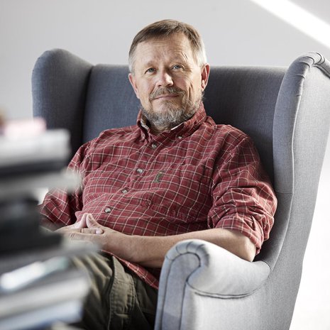 Erkki Lampén on sosiologi, retkeilijä ja matkakirjailija.