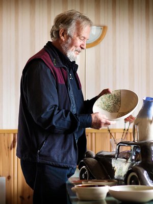 Eero Wikin savityöt ovat täyttäneet kodin autotallia ja saunaa myöten.