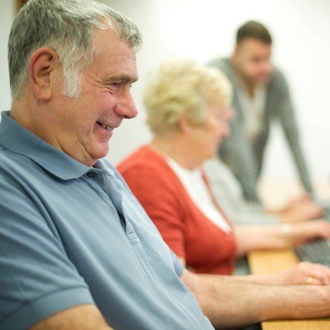 Moni hakee vauhtia uudelle alalle yrittäjäkurssilta.