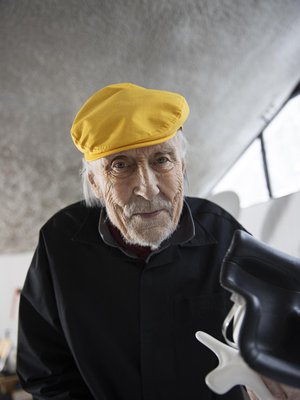 – Ensin tuli pikkuisen sellaista haavetta ja sitten jo melkein varmuutta, että hyvässä lykyssä voisin ehkä täyttää yhdeksänkymmentä. Nyt se on melkein kohdalla.  Hämmästyttävää.