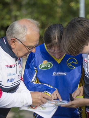 Suunnistus voi olla koko suvun yhteinen harrastus.