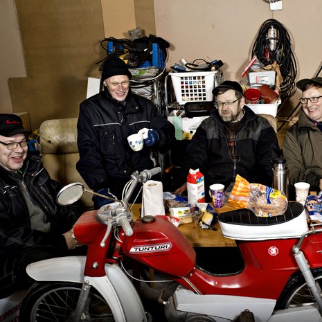 "Klubi" on tärkeä paikka Tapio Alatalolle ja hänen ystävilleen.