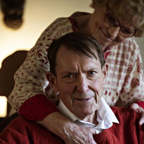 Sosiaalisuus on ollut Eskon ja Kirstin elämän ilo. – Vaikka elämä koettelee, on se  aika ihanaakin,  Kirsti sanoo. Esko  on samaa mieltä.