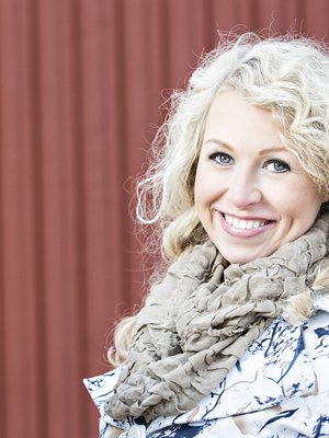 Kaisa Jaakkola julkaisi äskettäin Hyvän olon hormonidieetti -kirjan, jossa hän avaa hormonien ja aineevaihdunnan merkitystä painonhallinnassa.