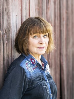 Älä ole noin vakava, Carita haluaisi sanoa nuorelle itselleen. ”Olen suorittanut liikaa, elämässä tarvitaan huumoriakin.”