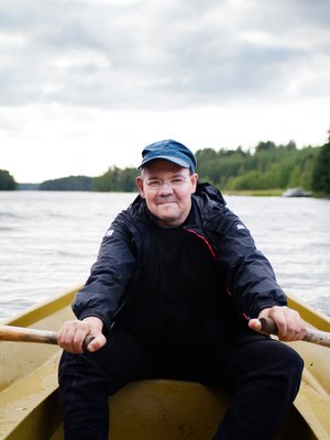 Markku Pietikäinen on 51-vuotias eläkkeellä oleva rajavartioaseman koiranohjaaja ja Rajavartioliiton pääluottamusmies. 