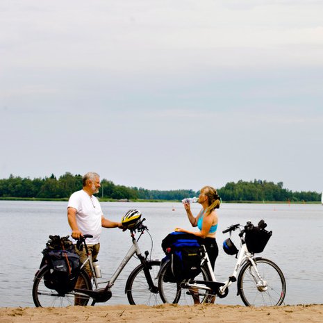 Sähköpyöräretkellä. Klikkaa kuvan päällä olevaa nuolta, niin voit selata kuvia. 